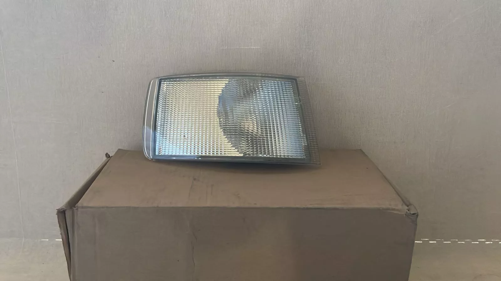 DEPO поворотник 661-1517R-UE