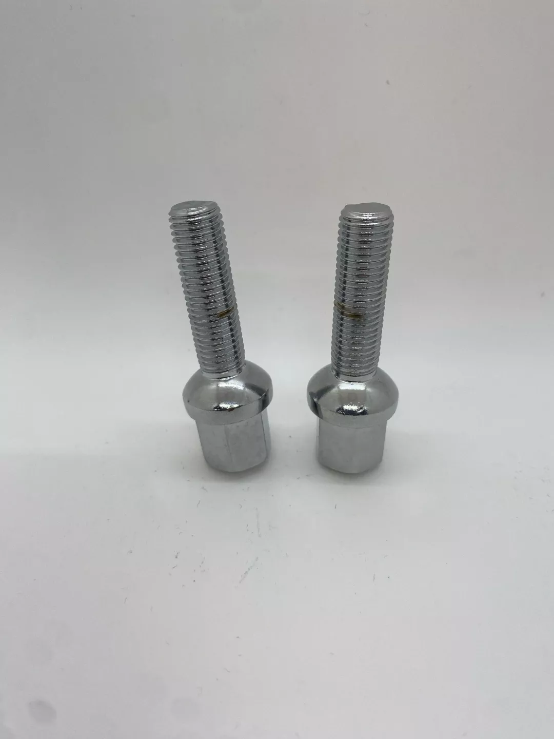 AIZEN 876655748 болт-секретка M14x1.5 1 шт
