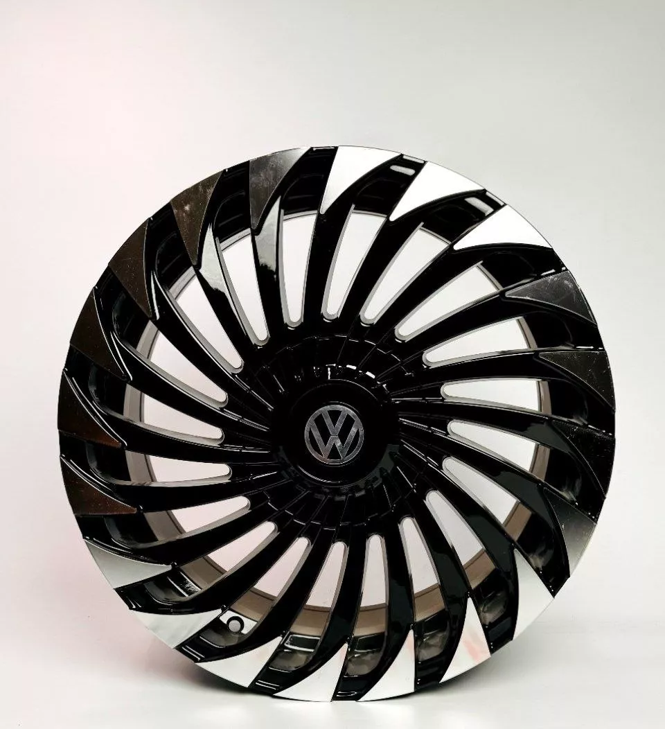 LVZ BLC122 8x18/5x100 D73.1 ET35 черный, серебристый