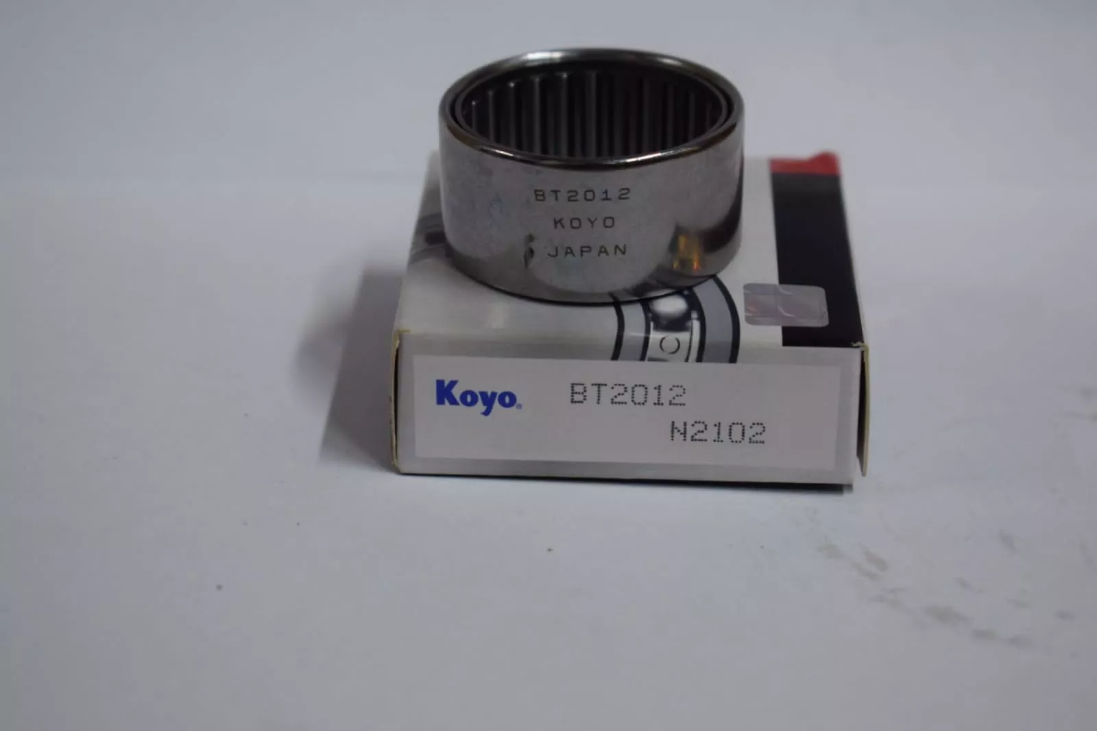 KOYO подшипник ступицы BT2012