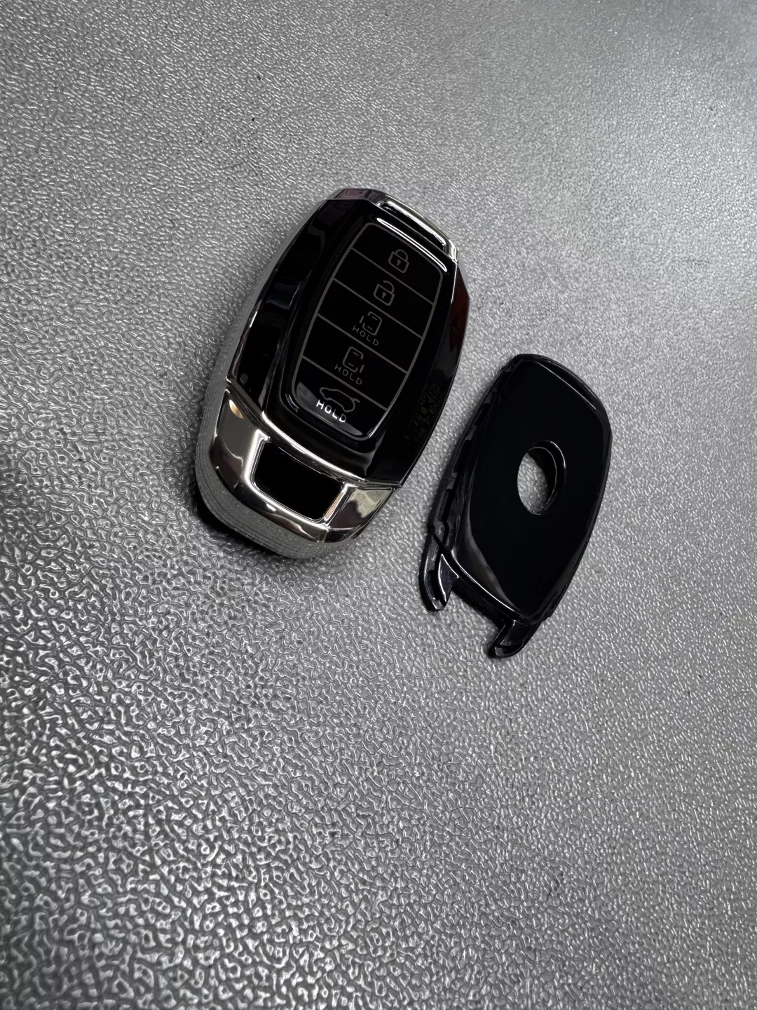 HYUNDAI / KIA чехол Custin черный, серебристый