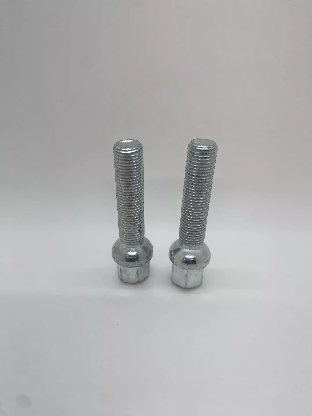AIZEN 831233989 болт-секретка M14x1.5 1 шт