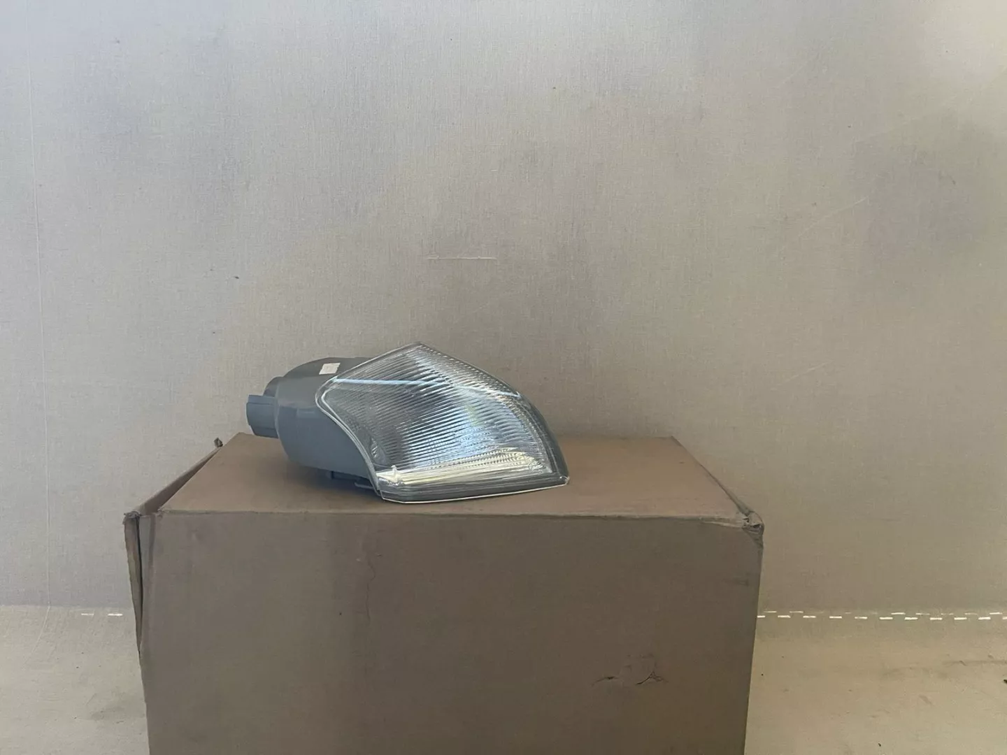 DEPO поворотник 552-1504L-WE