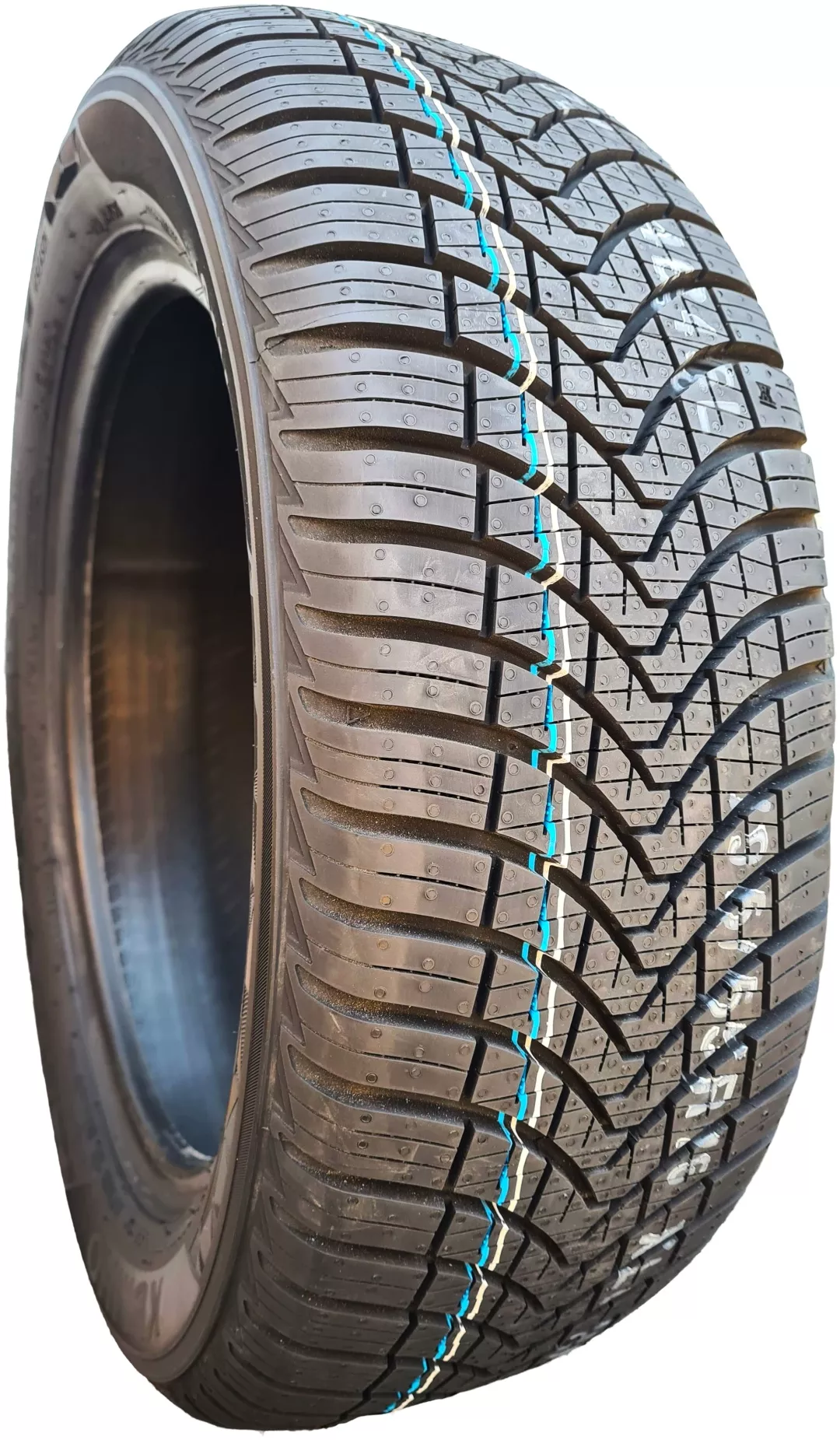 Kumho 2025 жылы (года) 235/65 R18 110 H без шипов