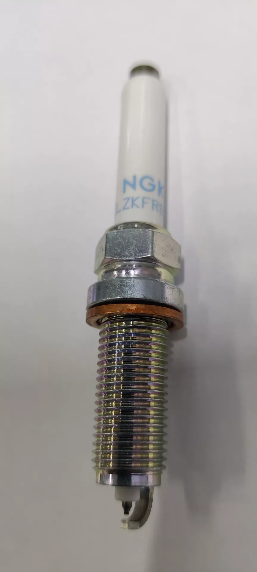Свеча зажигания NGK SILZKFR8D7S 95875