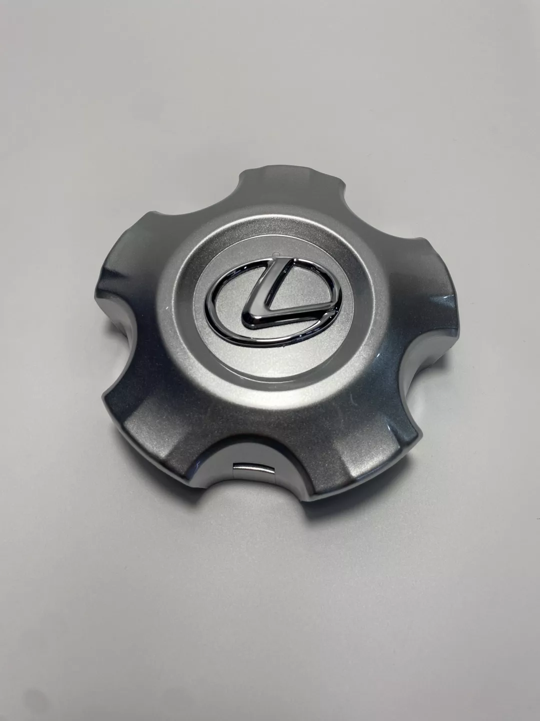 AIZEN Lexus колпак 16 серебристый 1 шт для внедорожника